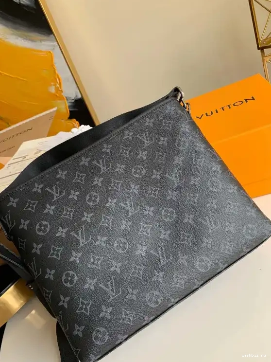 WIS BAG MESSENGER VUITTON LOUIS 0521